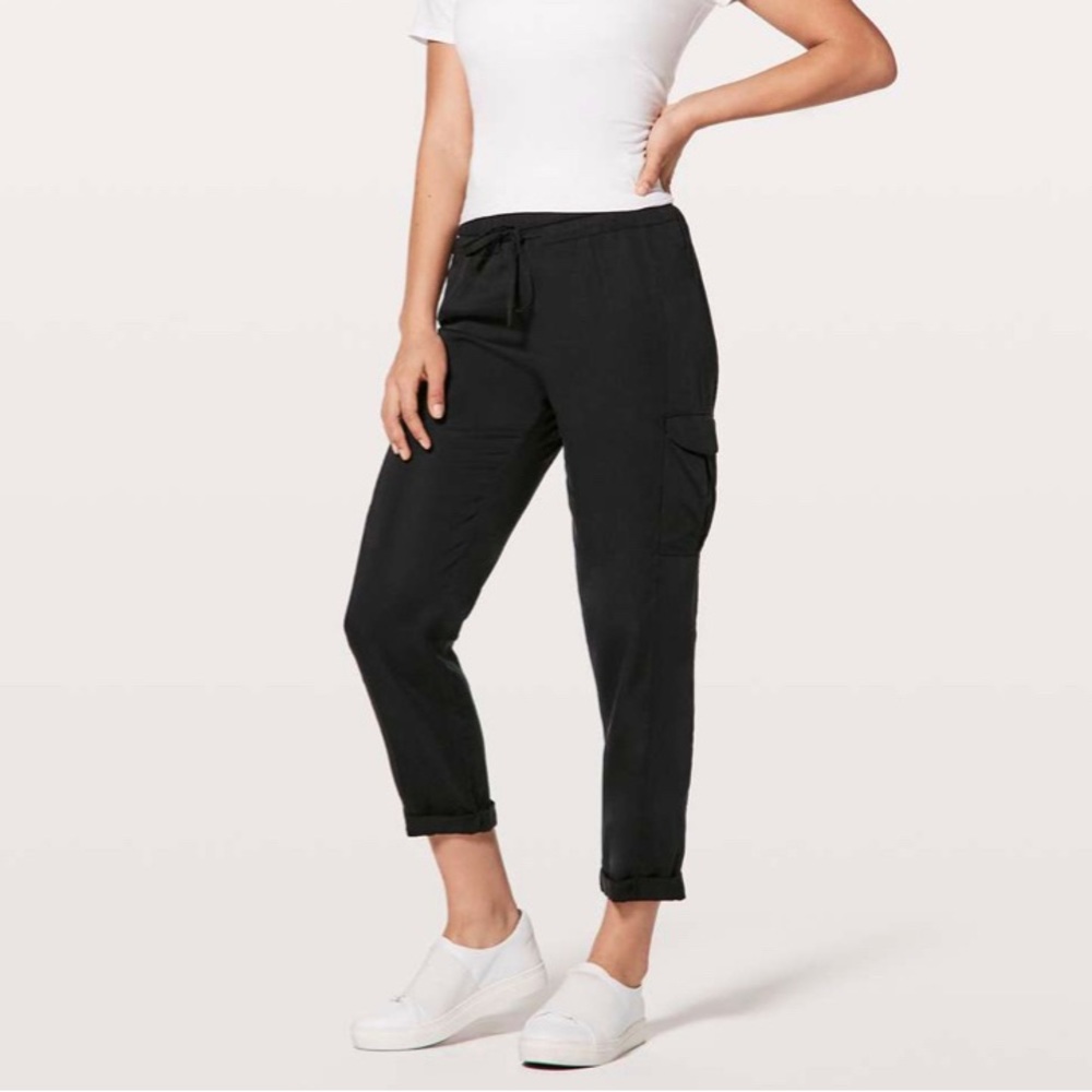 Lululemon Move Lightly Pant. Size 8